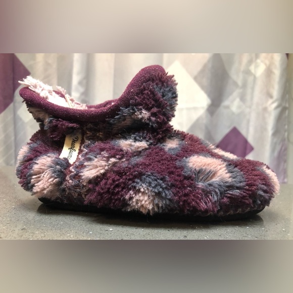 Dearfoams Girl's Pile Bootie Slippers with Memory Foam, size 11-12 - Picture 5 of 11